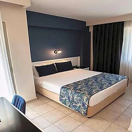 Mir'amor Garden فندق تيكيروفا