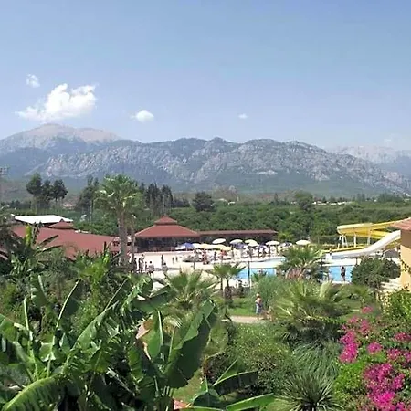Mir'amor Garden فندق تيكيروفا